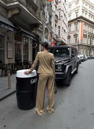 Poly Viscose Full Lycra Asi̇metri̇k Düğmeli̇ Vatkali Ceket Pantolon Takim