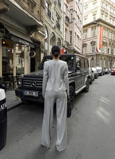 Poly Viscose Full Lycra Asi̇metri̇k Düğmeli̇ Vatkali Ceket Pantolon Takim