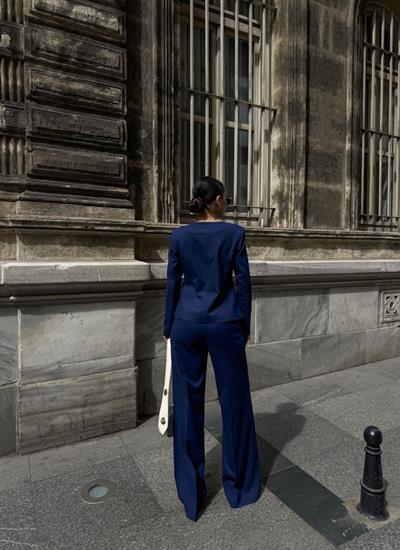 Poly Viscose Full Lycra Asi̇metri̇k Düğmeli̇ Vatkali Ceket Pantolon Takim