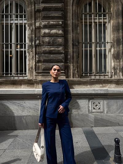 Poly Viscose Full Lycra Asi̇metri̇k Düğmeli̇ Vatkali Ceket Pantolon Takim