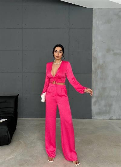 SATEN BÜZGÜ DETAYLI CROP BLUZ-PANTOLON TAKIM - Fuşya