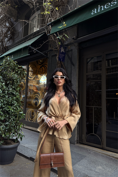 SATEN KRUVAZE BAĞLAMALI BLUZ- PANTOLON TAKIM - Bej