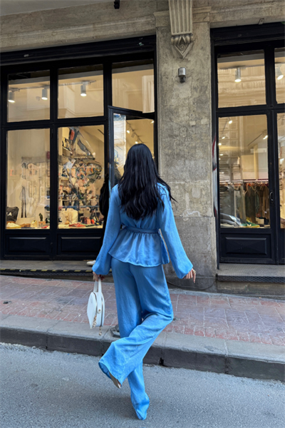 SATEN KRUVAZE BAĞLAMALI BLUZ- PANTOLON TAKIM - Mavi