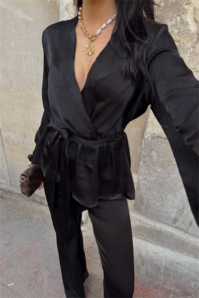 SATEN KRUVAZE BAĞLAMALI BLUZ- PANTOLON TAKIM - Siyah