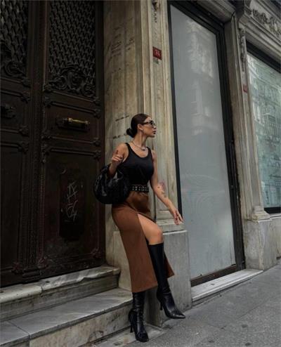 SÜET KALEM ETEK YIRTMAÇ DETAYLI - Kahverengi