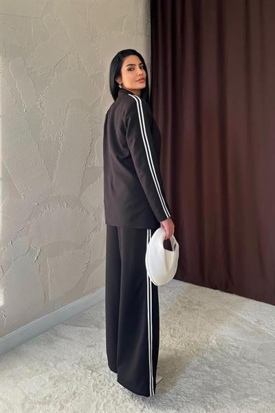 Siyah Alt Üst Yanları Şeritli Takım