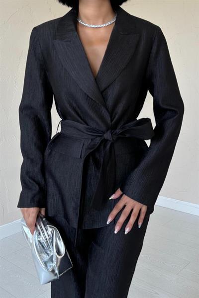 Siyah Beli Kuşaklı Ceket Ve Pantolon Parlak Takım