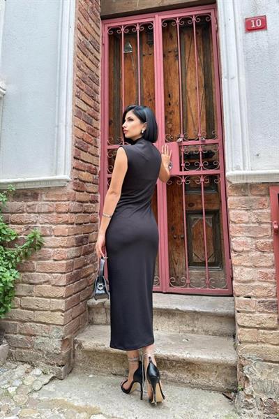 Siyah Boydan Fermuarlı Kolsuz Elbise