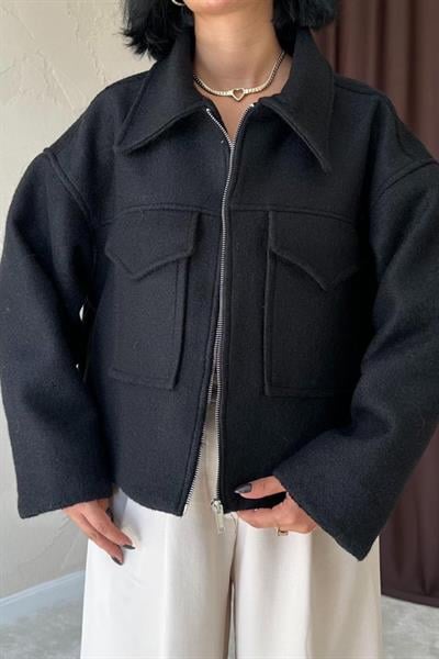 Siyah Cebi Kapaklı Kaşe Ceket