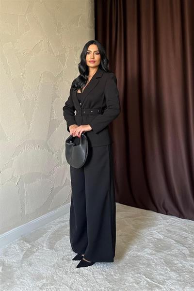 Siyah Cep Kapaklı Ve Kemerli Ceket