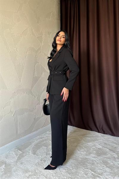 Siyah Cep Kapaklı Ve Kemerli Ceket