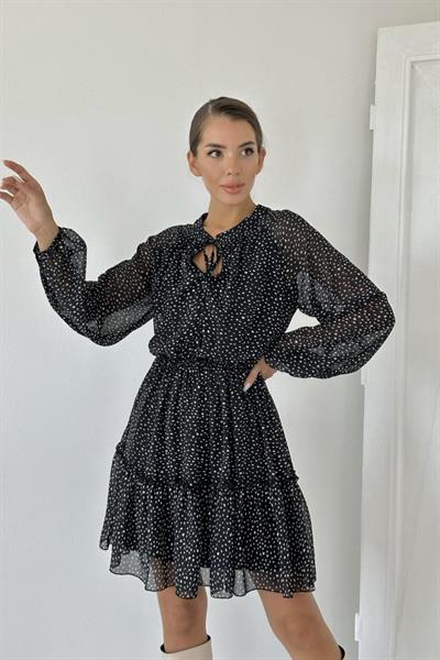 Siyah Eteği Katlı Puantiyeli Elbise
