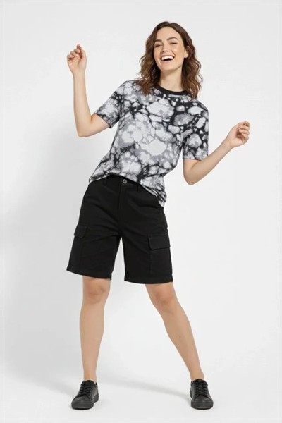 Siyah Gri Taş Desenli Tişört – Regular Kalıp, Bisiklet Yaka, Dijital Baskılı Modern Tasarım T-Shirt - Siyah