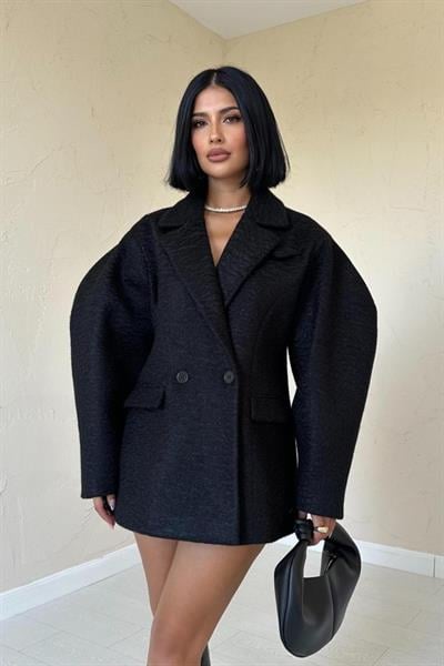 Siyah İki Düğmeli Manto