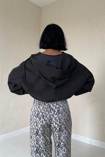 Siyah Kısa Fermuarlı Bomber Ceket