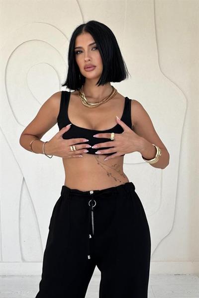 Siyah Önden Fermuarlı Pantolon