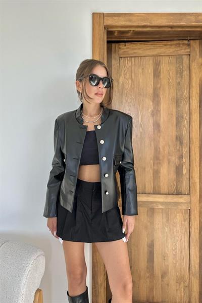 Siyah Önü Düğme Kapamalı Deri Ceket