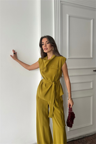 TENCEL MODAL KOLSUZ BLUZ KAPALI CEP DETAYLI DÖKÜMLÜ - PANTOLON TAKIM - Yağ Yeşili