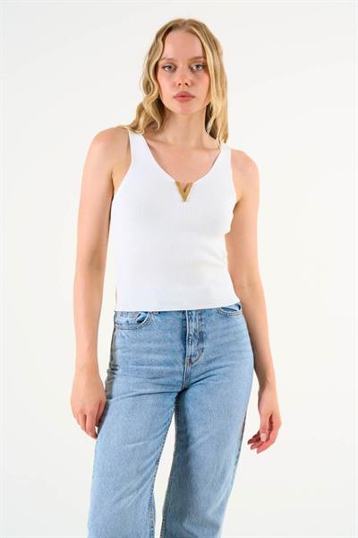 V Aksesuarlı Triko Atlet - Beyaz