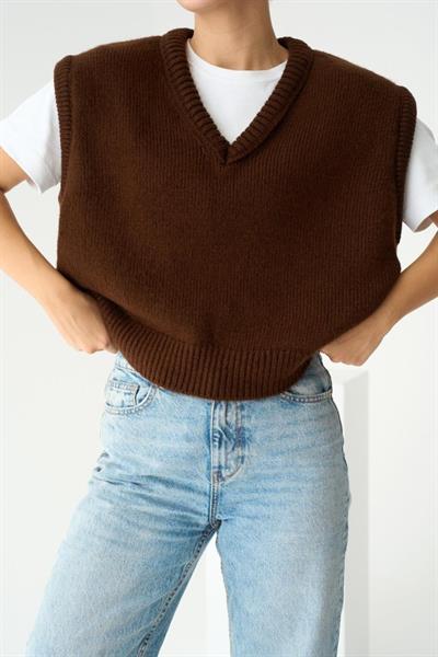 V Yaka Düz Süveter - Acı Kahve