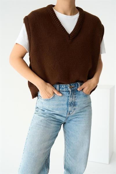 V Yaka Düz Süveter - Acı Kahve
