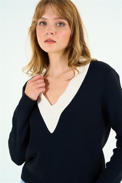 V Yaka Triko Kazak - Siyah-Krem