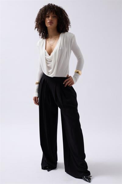 Vatkalı Degaje Yaka Bodysuit