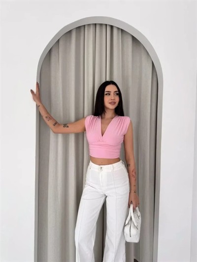 Vatkalı Kolsuz V Yaka Drapeli Crop Bluz Likralı Fit - Pembe