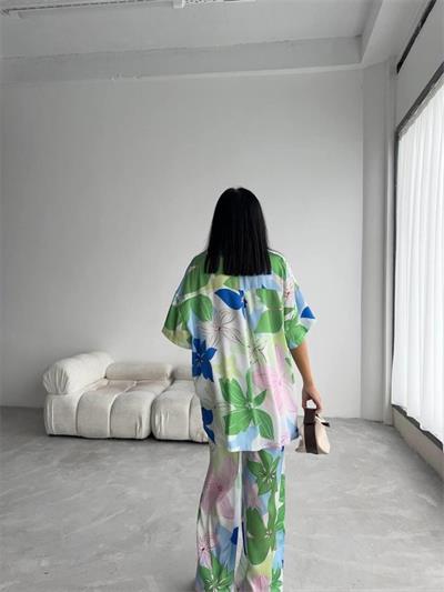 YEŞİL BÜYÜK ÇİÇEK DESEN SATEN GÖMLEK-PANTOLON TAKIM - Yeşil