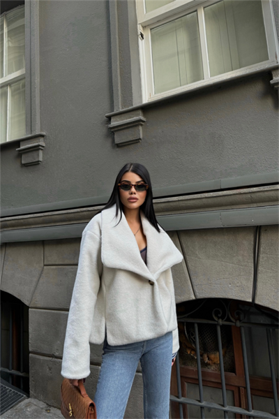 YÜN CROP KABAN - Krem