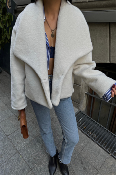 YÜN CROP KABAN - Krem