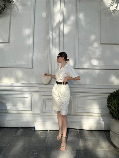 Yakalı Gömlek Kemerli Şortlu Takım - Beyaz