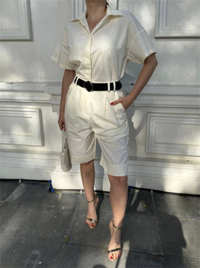 Yakalı Gömlek Kemerli Şortlu Takım - Beyaz