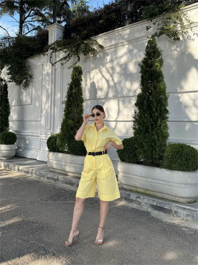 Yakalı Gömlek Kemerli Şortlu Takım - Sarı