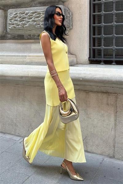 Yelekli Ve Pilise Etekli Triko Takım 10001