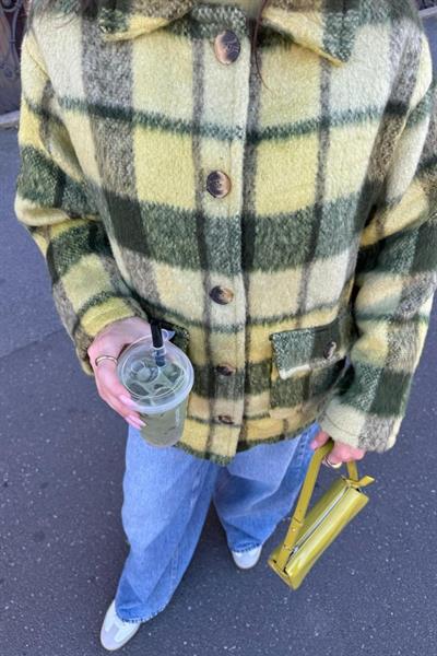 Yeşil Düğmeli Ekoseli Kaban