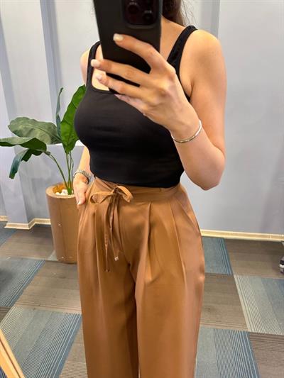 Yüksek Bel Kordon Detayli Pantolon