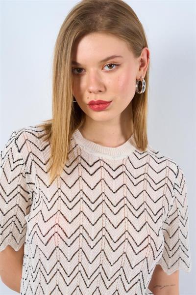 Zikzak Desenli Etekli Takım - Krem-Siyah