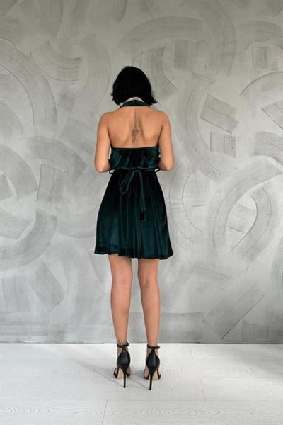 Zümrüt Boyundan Geçmeli Elbise