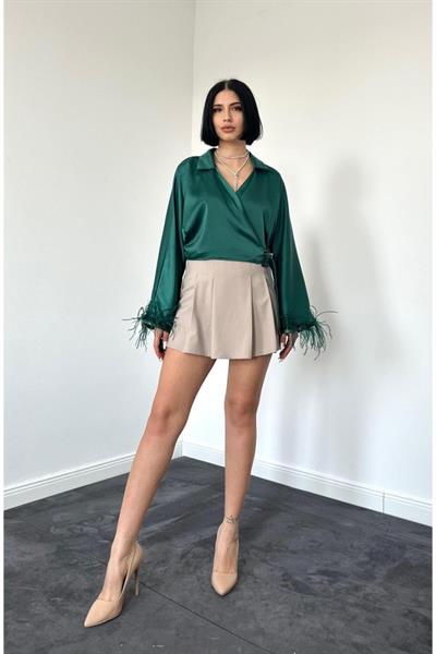 Zümrüt Kolları Tüylü Saten Crop