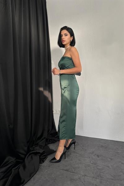 Zümrüt Straplez Saten Elbise