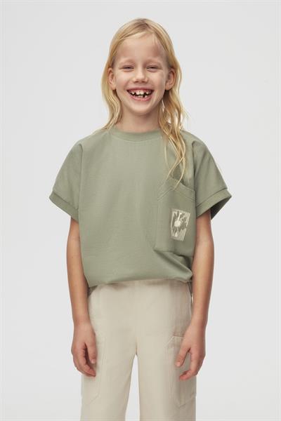 Nk Kız Çocuk Asimetrik Cepli Tshirt 8-14 Yaş Yeşil