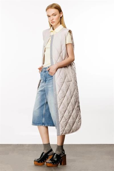 Çizgi Desen Kapitone Yelek-Gri