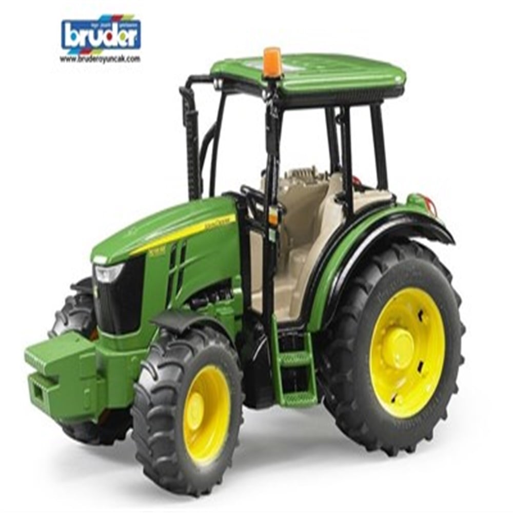 BRUDER JOHN DEERE 5115M TRAKTÖR