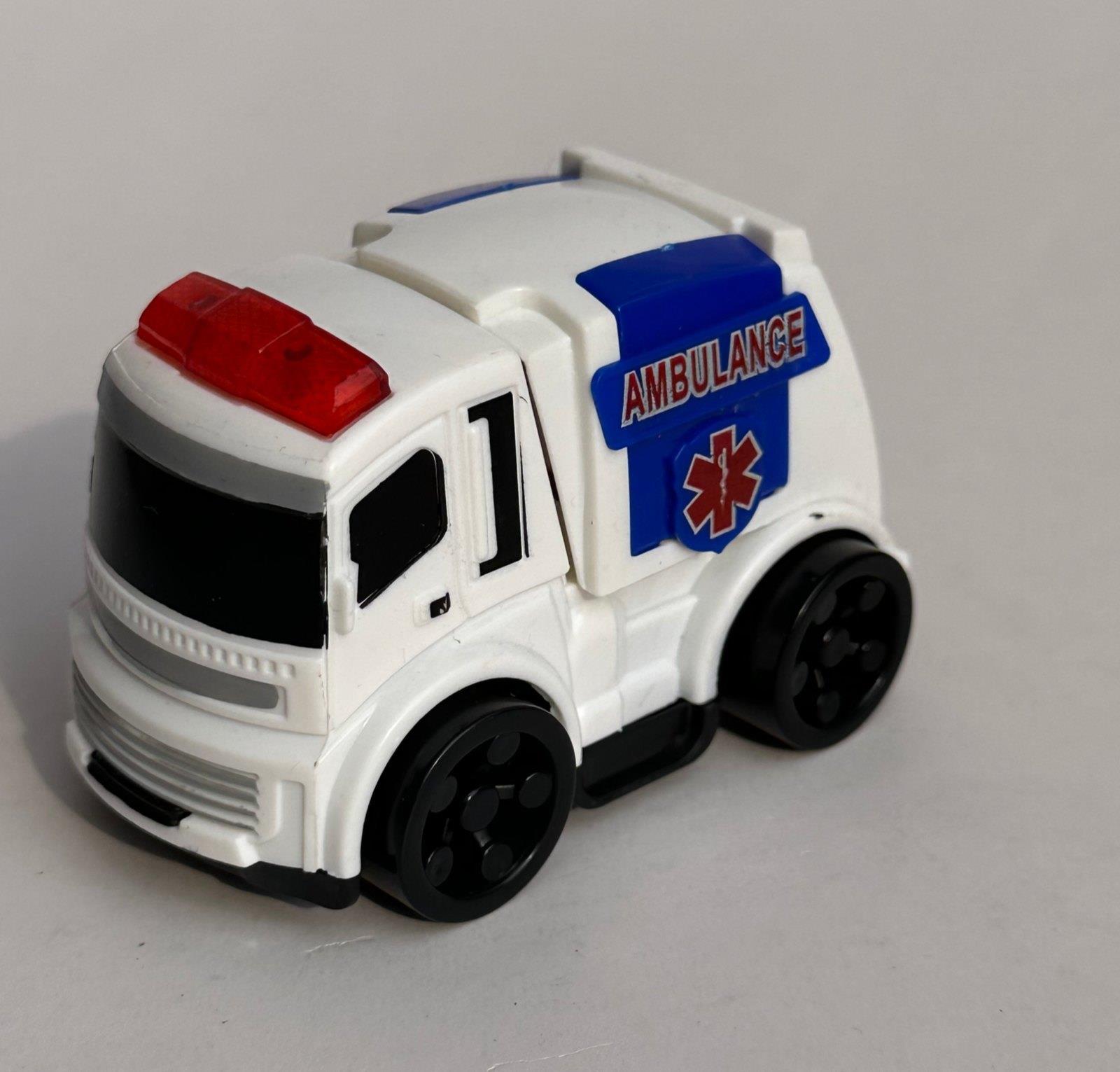 Küçük Plastik Ambulans Diğer 6699D 12