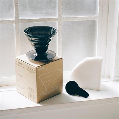 Hario V60 02 Siyah Şeffaf Plastik Dripper ve 40’