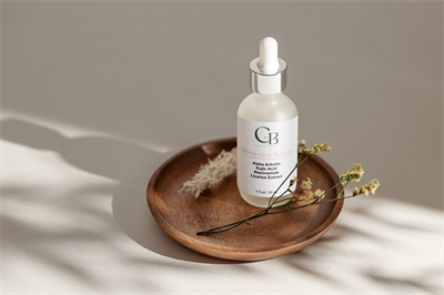 Leke Gidermeye & Aydınlatmaya Yardımcı Niacinamide Alpha Arbutin Serum 30ml
