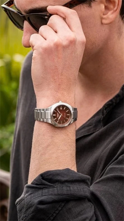 Casio Edifice EFK-200D-4ADR Otomatik Erkek Kol Saati – Bordo Kadran