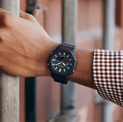 G-SHOCK Casio marka GA-2100RC-1ADR Kol Saati