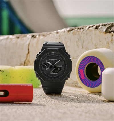 ICONIC Casio marka GA-B2100-1A1DR Kol Saati
